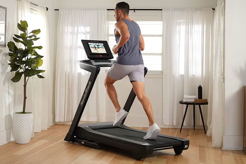 Treadmill vs. Outdoor Running: Weighing the Options